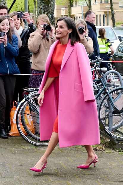 Letizia llegando al LAB6 cultural center.