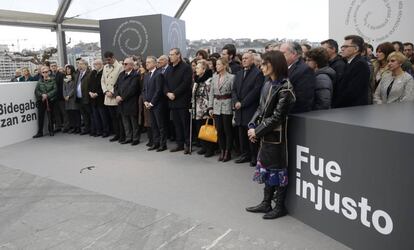 Urkullu preside en San Sebastián un acto de homenaje a las víctimas.