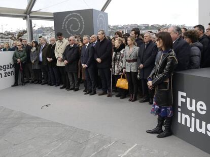Urkullu preside en San Sebastián un acto de homenaje a las víctimas.