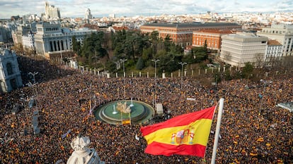 Vista de la manifestación contra el Ejecutivo de Pedro Sánchez, el sábado en la plaza de Cibeles, en Madrid.