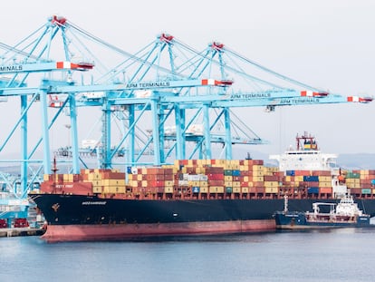 Contenedores en el Puerto de Algeciras, en una imagen de archivo.