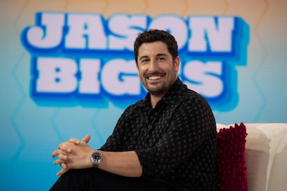 Jason Biggs durante la presentación de su nuevo programa para Netflix en el canal de televisión estadounidense CBS, el 28 de junio de 2024.