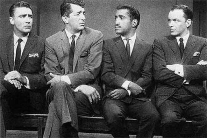 Peter Lawford, Dean Martin, Sammy Davis Jr. y Frank Sinatra (de izquierda a derecha), en <i>Ocean&#39;s eleven.</i>