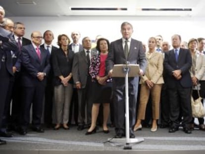 Javier Vega Seoane (en el atril) durante la lectura de la declaraci&oacute;n del C&iacute;rculo de Empresarios, este viernes en Madrid.