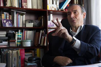 Juan Jose Laborda, director de la Cátedra Monarquía Parlamentaria, durante la entrevista.