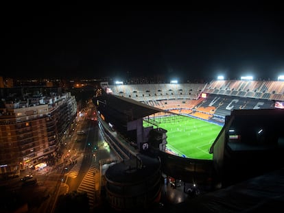 Vista general de Mestalla la noche del Valencia-Atalanta de Champions, hace una semana.