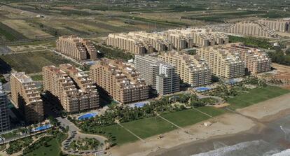 Imatge aèria de les milers de segones residències construïdes al complex Marina d'Or, a Orpesa (Castelló).