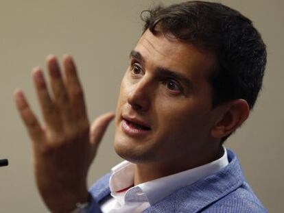 El presidente de Ciudadanos, Albert Rivera, durante la rueda de prensa que ha ofrecido hoy en el Congreso.