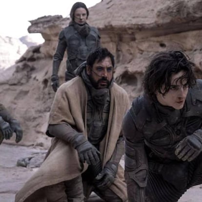 Javier Bardem y Timothée Chalamet, en 'Dune'. En el vídeo, tráiler de la película.