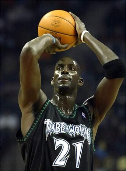 El alero Kevin Garnett