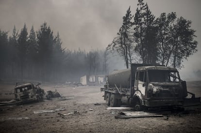 Vista del municipio de Santa Olga, tras el incendio forestal.