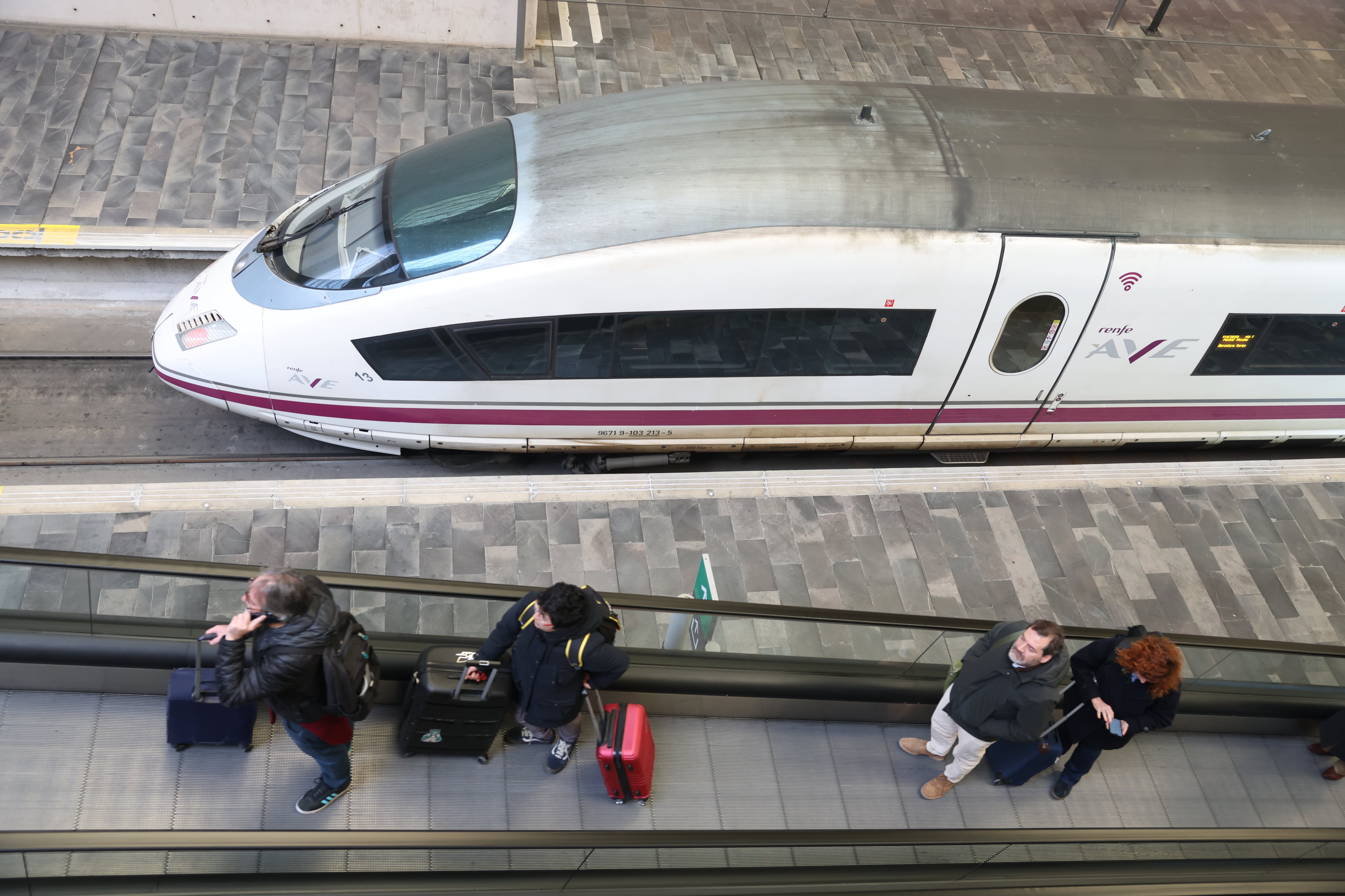 Un solo maquinista ha gestito la maggior parte delle segnalazioni di incidenti sulla linea AVE Madrid‑Barcellona