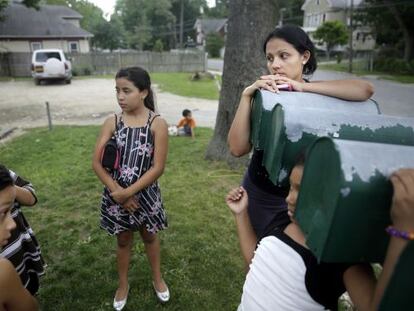 Migrantes latinos en un barrio de Nueva York.