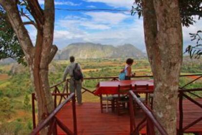 Vistas a los mogotes del Valle de Viñales, en Cuba.