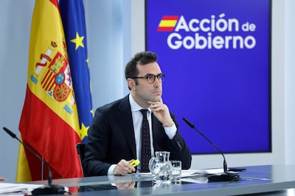 El titular de Economía, Comercio y Empresa, Carlos Cuerpo, en la rueda de prensa posterior al Consejo de Ministros.