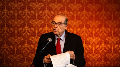 El exministro Álvaro Leyva en Bogotá, el 9 de octubre.