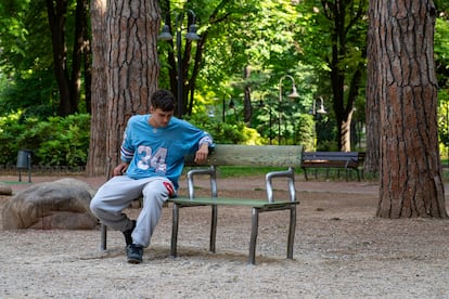 Dancing Bench, del estudio londinense Soft Baroque: un banco blando, móvil.