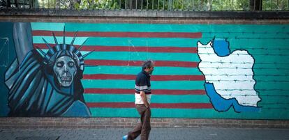 Imagen de un graffiti contra EE UU en Teherán.