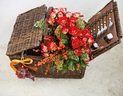The Workshop Flores. Cesta de picnic con flores. A partir de 75 euros