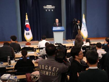 Kim You-geun anuncia la decisión de Corea del Sur, este viernes en Seúl. 