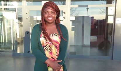 Sally EstelleMekame-Tiogo, ganadora de la tercera edición del concurso África se escribe con Ñ de la Fundación Mujeres por África en la categoría de relato.