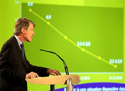 Michel Bon, presidente de France Télécom, ayer en la presentación de resultados de la compañía.