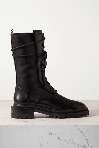 Las combat boots o botas de estilo militar vuelven este invierno pisando fuerte. Si presumes de ir a la última no pueden faltar unas en tu zapatero. Estas son de Porte & Paire en exclusiva para Net-a-porter.com. Su precio: 315 euros.