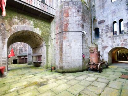 Una sala del castillo.