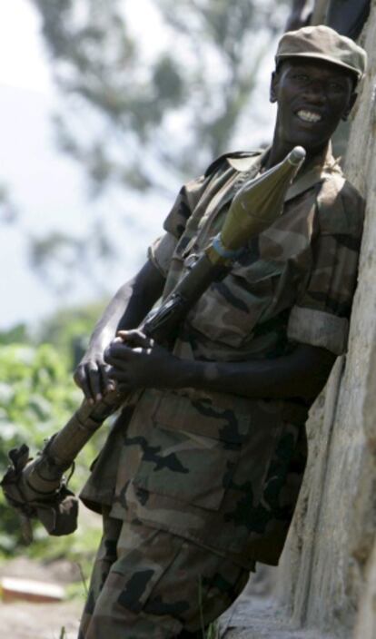 Un soldado rebelde, en una foto de 2008 tomada en el norte de Kivu.