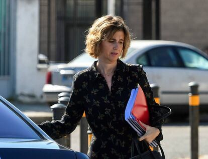 La expresidenta del Instituto de Contabilidad y Auditoría de Cuentas (ICAC) Ana Martínez a su llegada este lunes a la sede de la Audiencia Nacional de San Fernando de Henares para declarar como testigo en el juicio por la salida a Bolsa de Bankia.