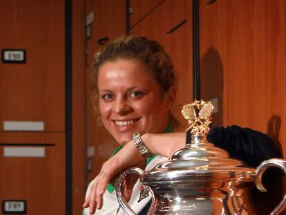Kim Clijsters, con el trofeo.