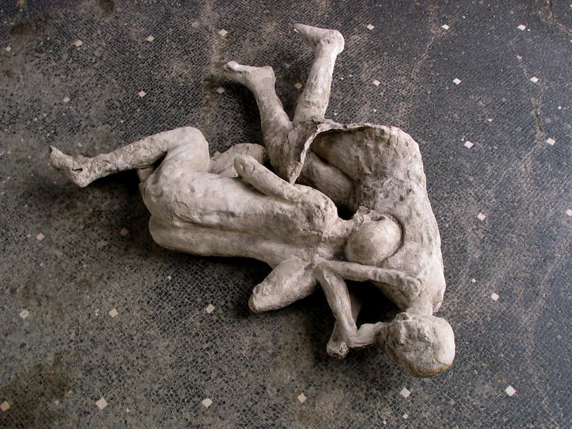 DNA rewrites the history of Pompeii: The woman with the bracelet was a ...