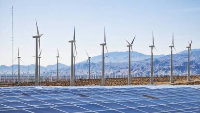 Parque eólico y fotovoltaico. 