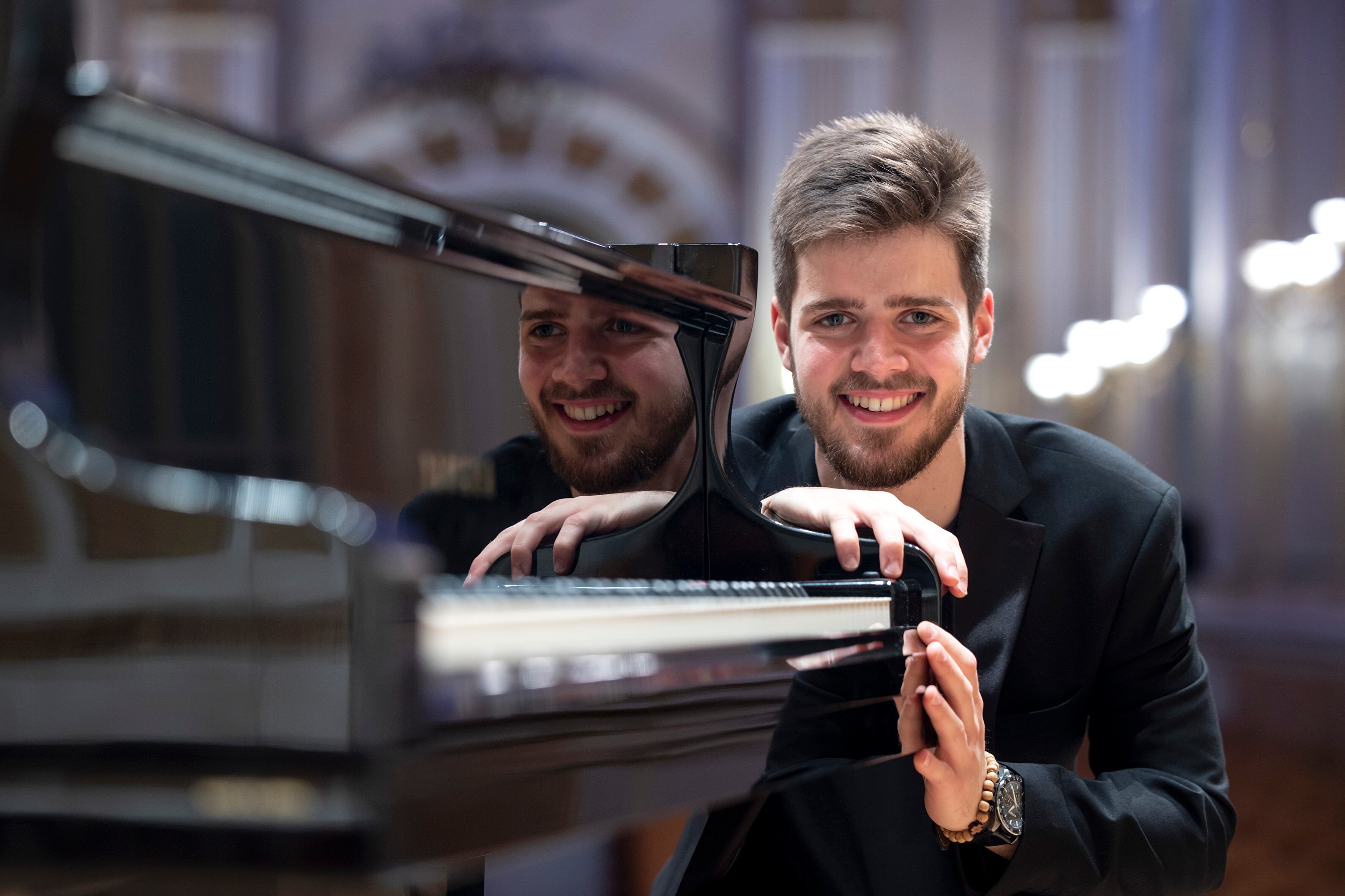 Bogdan Dugalic, pianista: “Rezo antes de salir a tocar el piano”