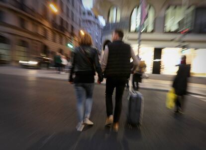 Turistas por el centro de Madrid.