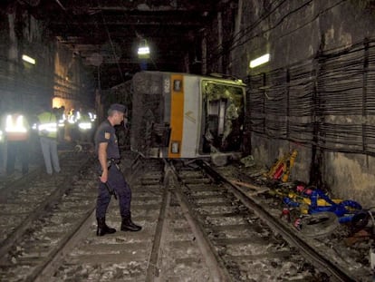 The scene of the 2006 Valencia Metro accident, in an image taken by rescue services.