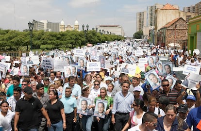 Supporters of opposition leader Manuel Rosales