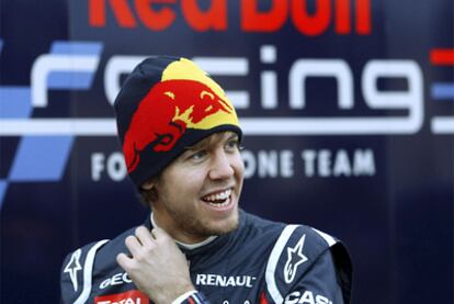 El alemán Sebastian Vettel, actual campeón del mundo de F-1, ha ampliado su contrato con Red Bull hasta 2014