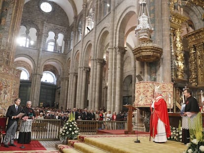 El presidente de la Xunta, Alberto Núñez Feijóo, esta mañana en la catedral de Santiago de Compostela.