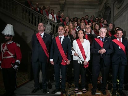 Los 41 regidores del Ayuntamiento de Barcelona, el día de la investidura de Colau como alcaldesa. 