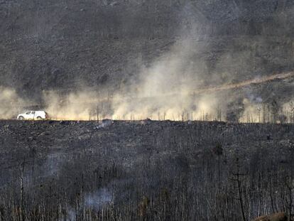 Zona calcinada en sierra de Teleno, por el incendio al sur de León.