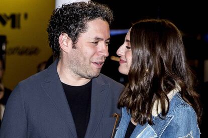 Maria Valverde y Gustavo Dudamel en el photocall del estreno de la película 'Araña', este martes.