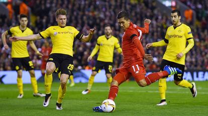 Firmino, durante Liverpool x Borussia.