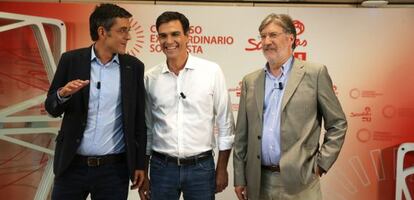 Eduardo Madina, Pedro S&aacute;nchez y Jos&eacute; Antonio P&eacute;rez Tapias, antes del debate del lunes.