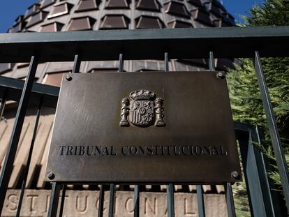 Fachada del Tribunal Constitucional, a 15 de octubre de 2021, en Madrid.