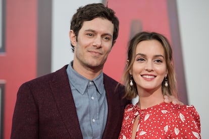 La actriz posa junto al padre de sus dos hijos, el también actor Adam Brody.