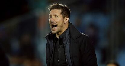 Simeone durante el partido en Getafe. 