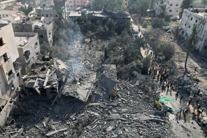 Vivienda destruida por un ataque israel en Deir Al Balah, en el centro de la Franja. 