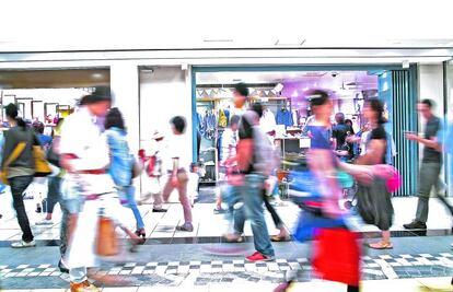 El consumo en España lleva cuatro trimestres creciendo tímidamente, un 0,6% de media.