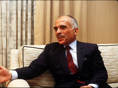 Hussein: "Sólo quedan unos meses para salvar la paz"